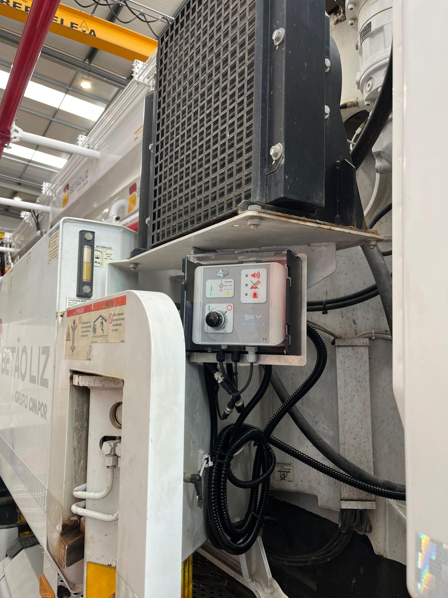 SKY RADIO 3 d&eacute;tecteur de lignes a&eacute;riennes&nbsp;Haute Tension